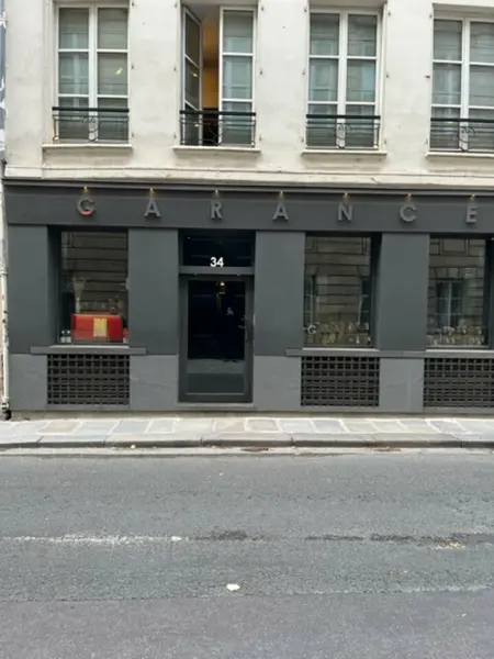 A vendre Local commercial  135m² Paris 07