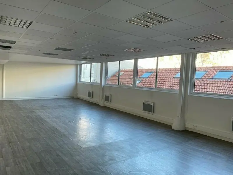 A louer Bureaux 225m² Paris 12