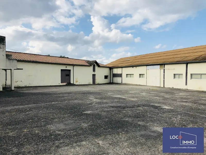 A vendre Entrepôt 3100m² Yvrac