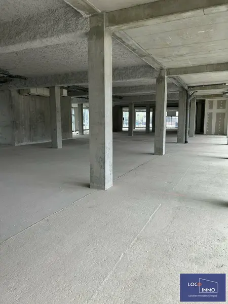 A louer Local commercial  855m² Bordeaux