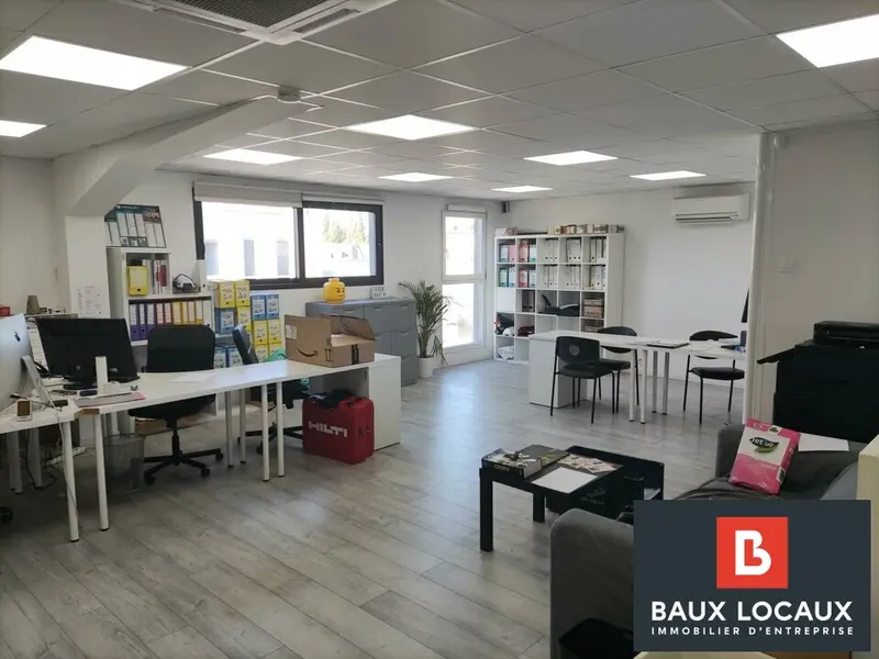 LOCATION LOCAL D'ACTIVITES D'ENVIRON 340 m² EN ZONE PROCHE AUTOROUTE