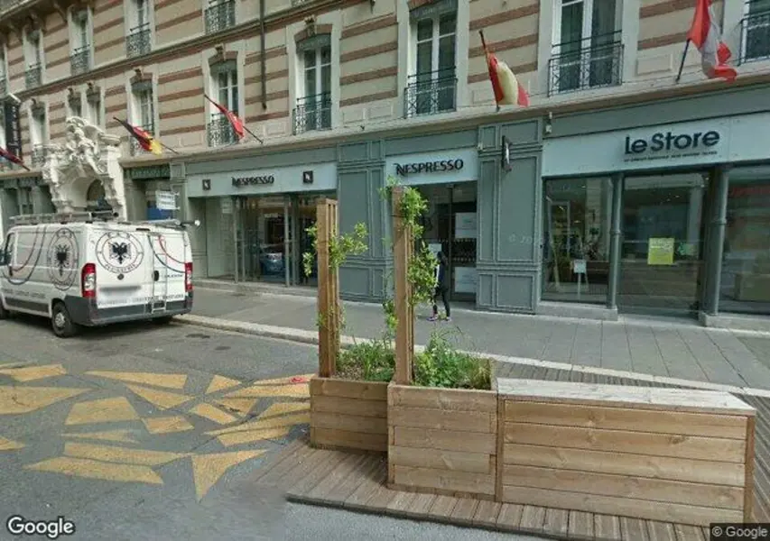 A louer Local commercial  355m² Grenoble