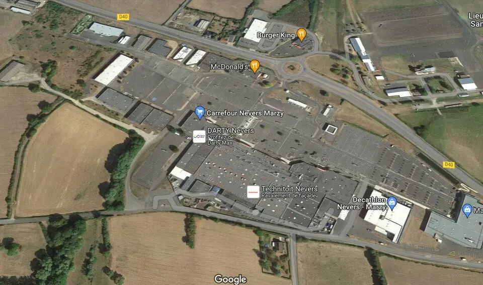 NEVERS - Zone commerciale de Marzy - Local commercial de 1200 m²