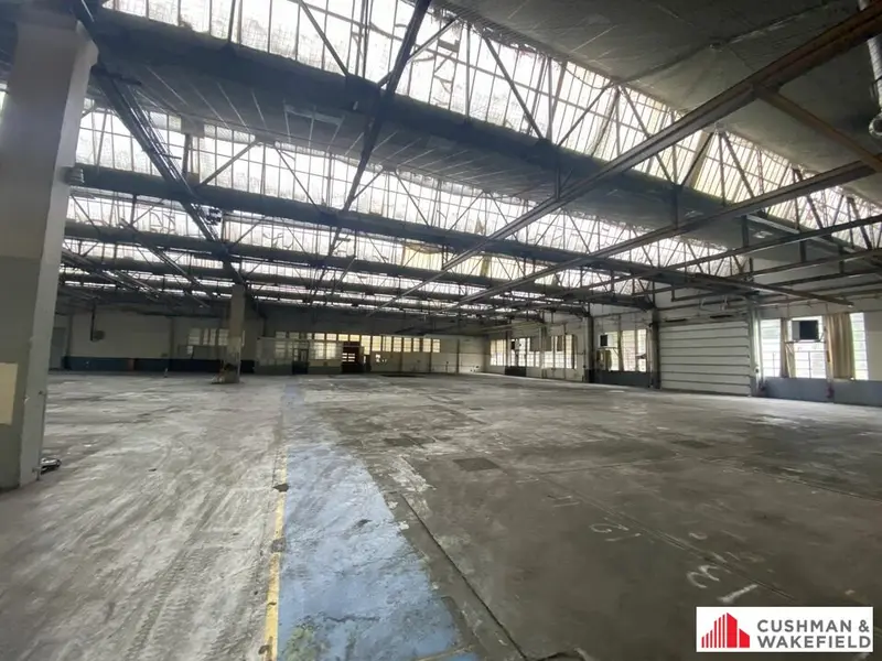 A LOUER - LOGISTIQUE URBAINE  -  ANGOULEME 14.000 m² 