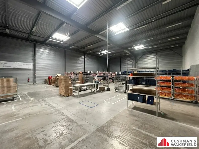 ZI DE BLANQUEFORT - ENTREPOT 635 m² SITE CLOS ET SECURISE