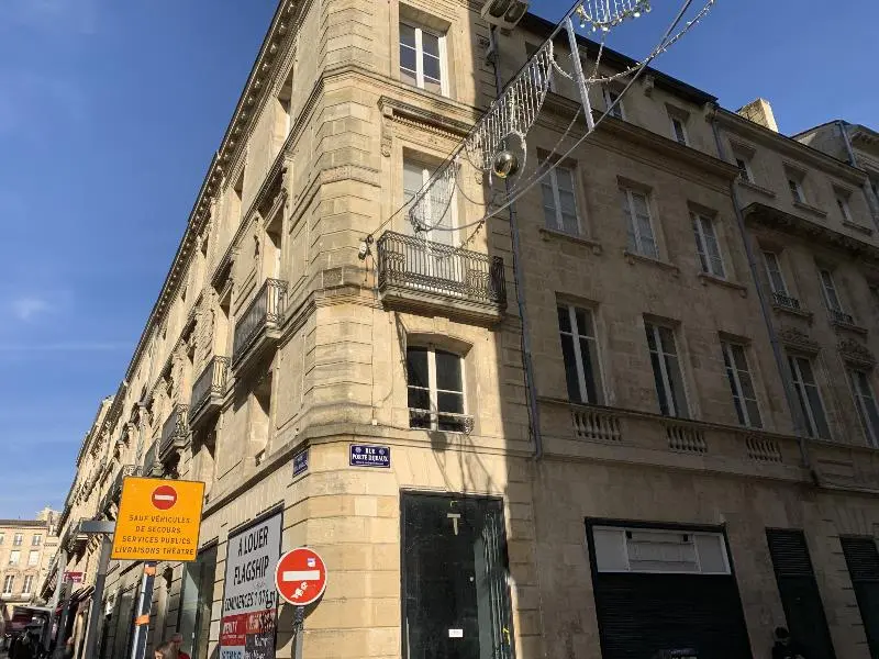 Bureaux à la location de 432 m²