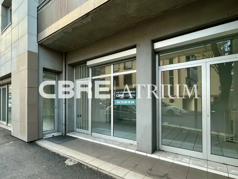 Clermont Fd - Boulevard Cote Blatin - Local commercial 102 m² à louer