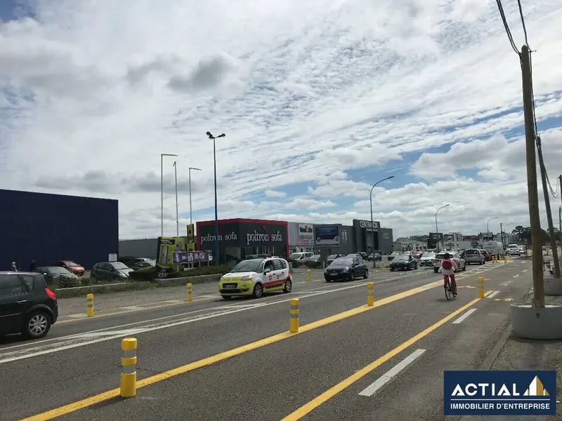 Route de Vannes - Visibilité sur axe passant  -  CONFORAMA  - AUCHAN