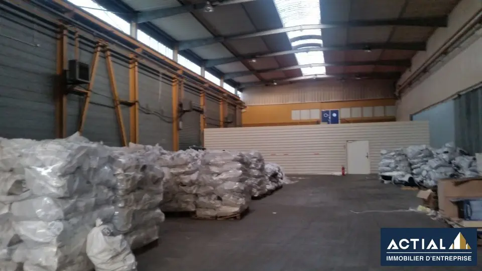 Local d'activité SUD OUEST ILE DE NANTES Reze 2670 m2