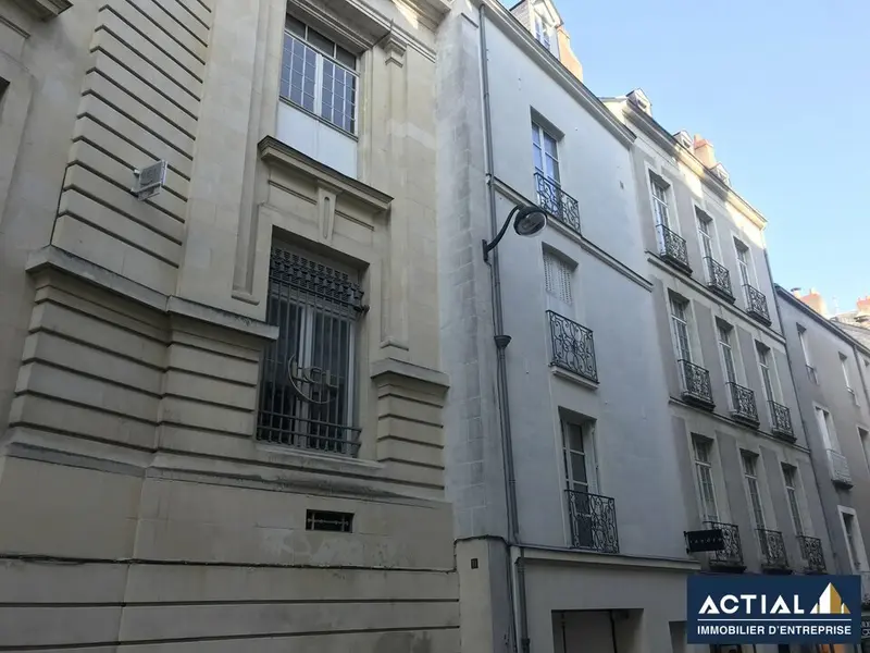 NANTES Plein centre - Calvaire Crébillon