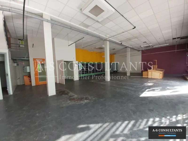 A vendre Local commercial  400m² Annonay