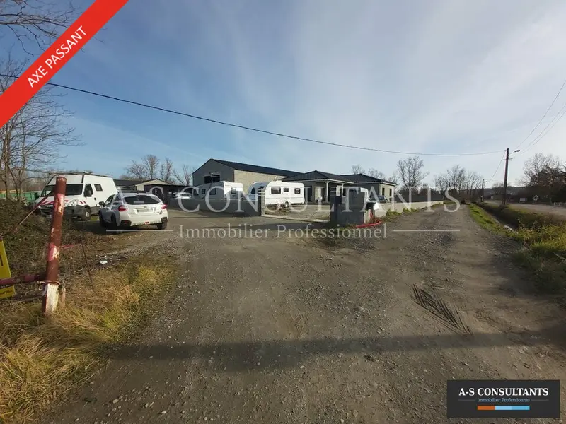 A vendre Locaux d'activité 400m² Auberives-sur-Varèze