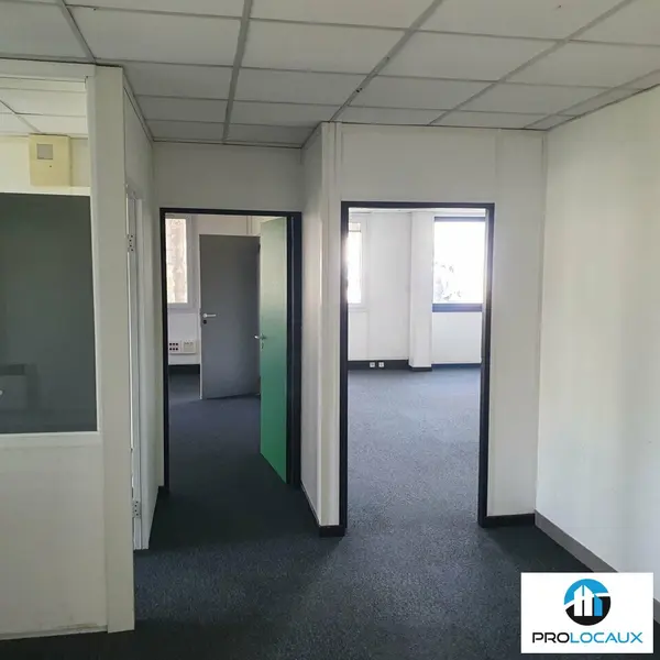 A louer Bureaux 101m² Moirans