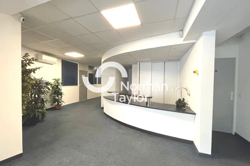 A louer Bureaux 220m² Lattes