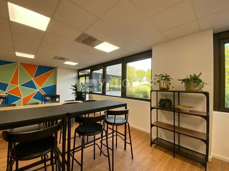 A louer Bureaux 649m² Limonest