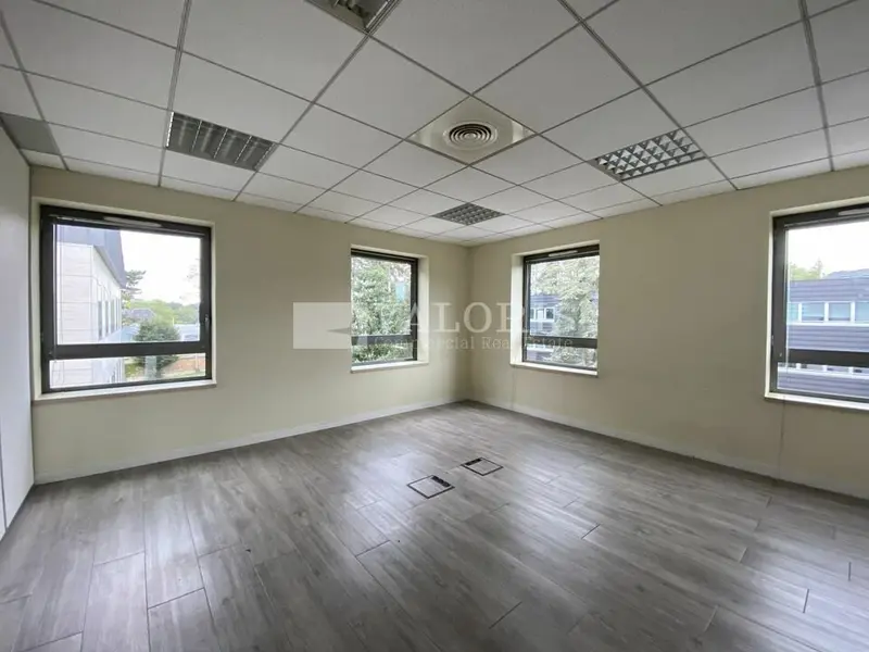 A louer Bureaux 1028m² Limonest