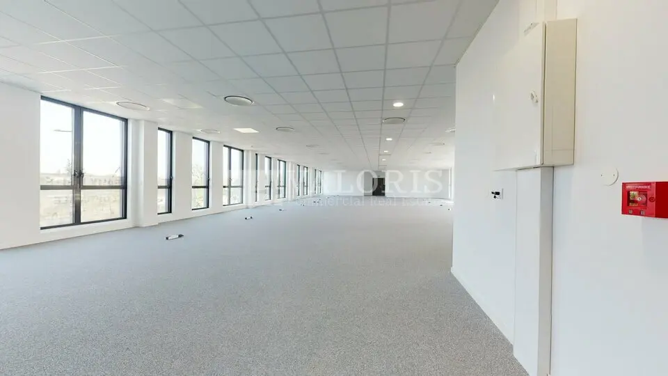 A louer Bureaux 992.88m² Vaulx-en-Velin