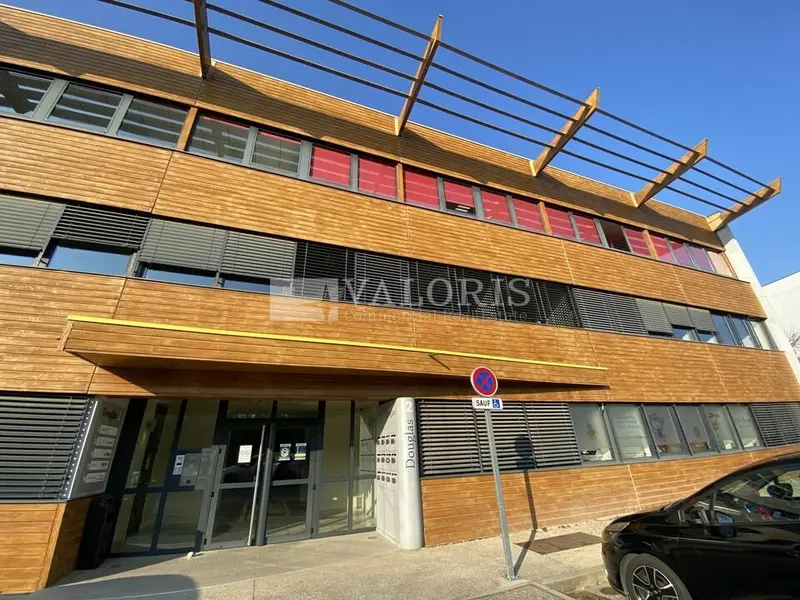 A louer Bureaux 405.95m² Saint-Priest