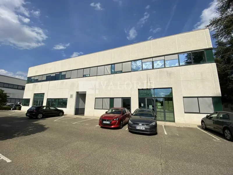 A louer Bureaux 242m² Champagne-au-Mont-d'Or