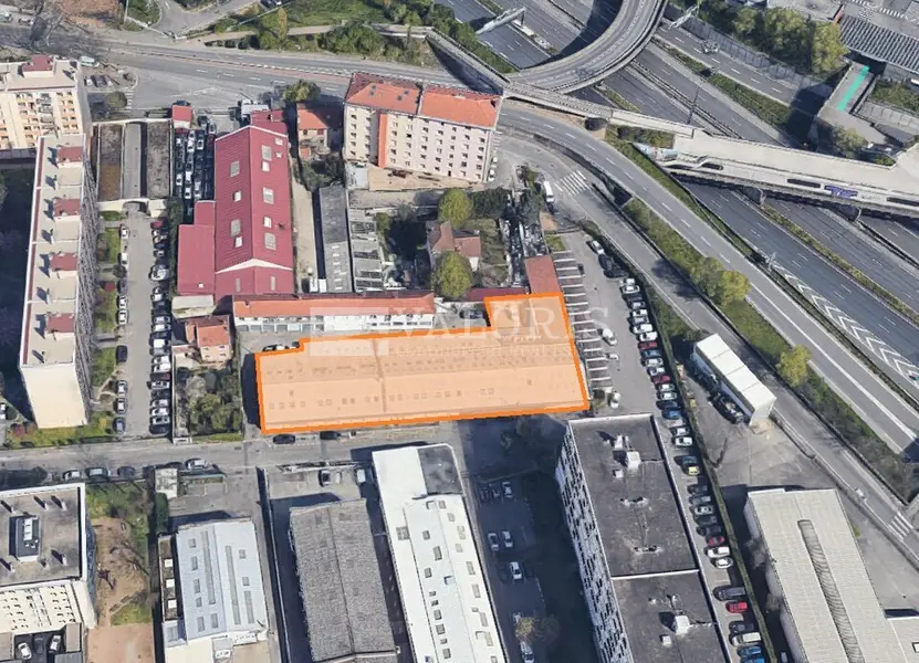 A vendre Locaux d'activité 2005m² Villeurbanne