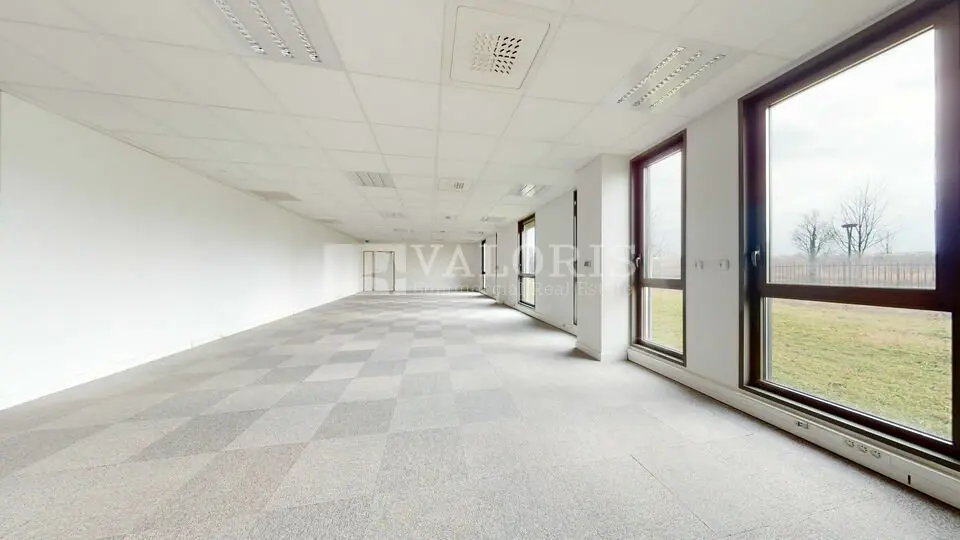 A vendre Bureaux 2457m² Saint-Priest