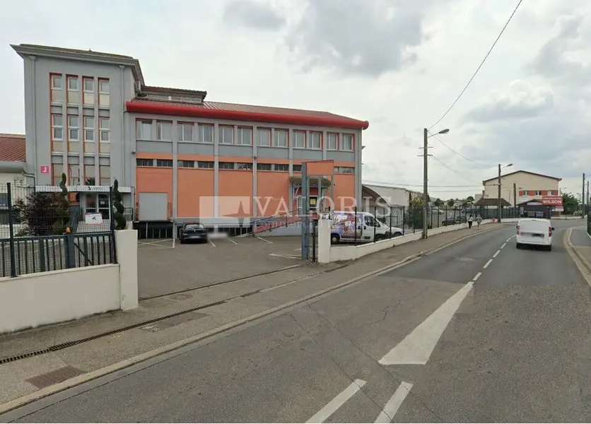 A louer Locaux d'activité 1141m² 