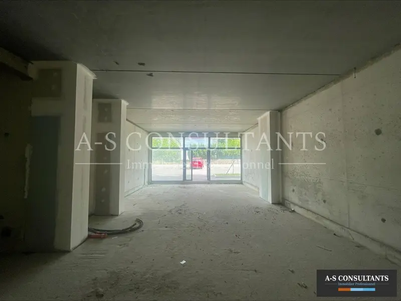 A louer Local commercial  82m² Châtillon-Saint-Jean