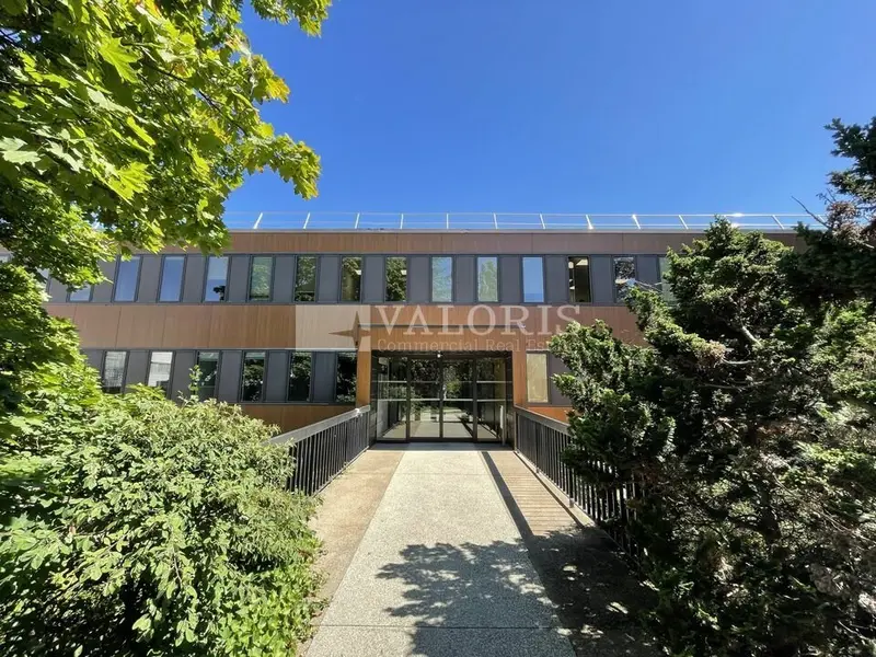 A louer Bureaux 450m² Dardilly