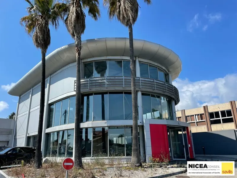 A vendre Local commercial  1397m² Antibes