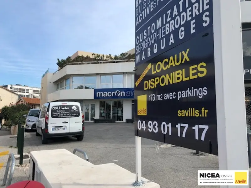 Des locaux commerciaux à usage de bureaux à Saint-Laurent-du-Var