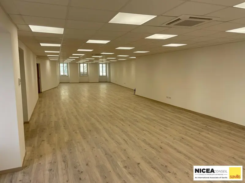 A louer Bureaux 184.76m² Nice