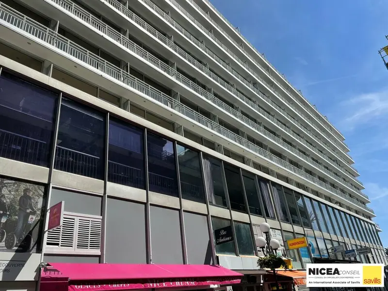 Bureaux situés en plein centre de Nice.