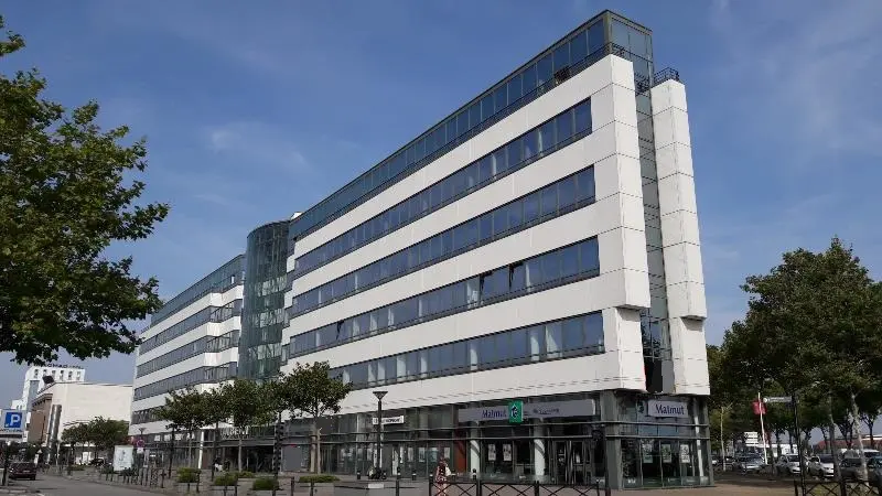 Bureaux de grand standing à proximité de la gare et du centre-ville.