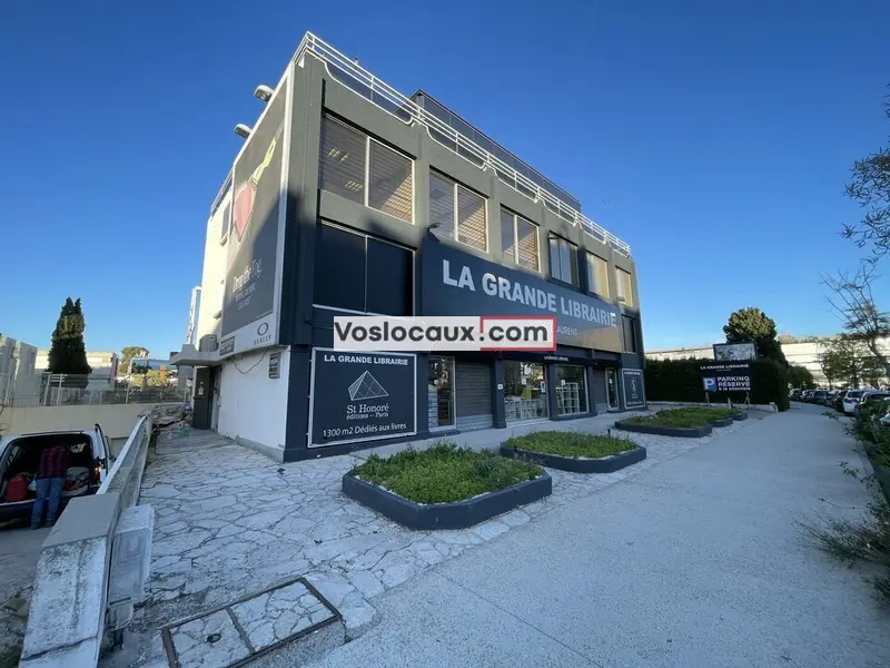 A louer Local commercial  1260m² Saint-Laurent-du-Var