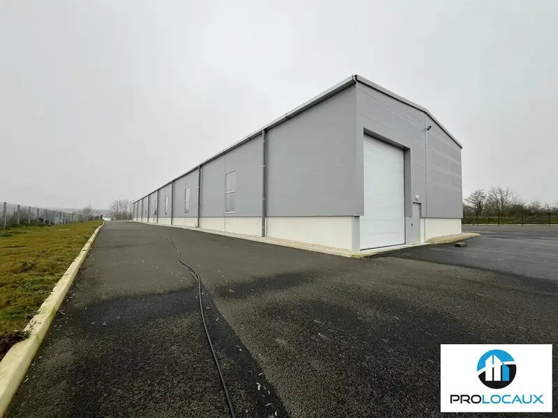 A louer Locaux d'activité 1800m² Ressons-sur-Matz