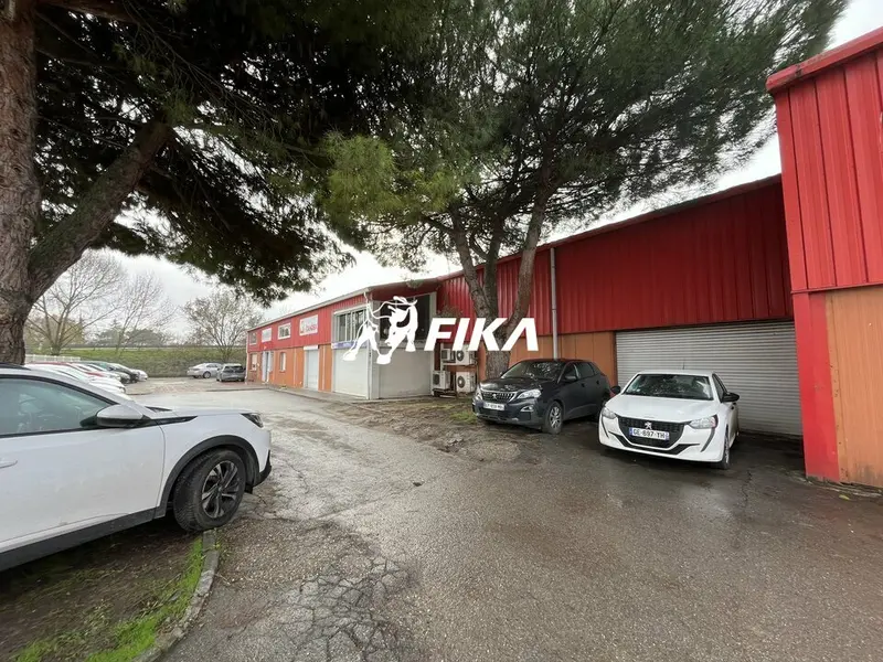 A VENDRE LOCAL D'ACTIVITE 1555 m² - (31790) SAINT SAUVEUR