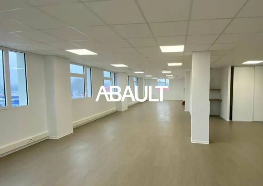 VILLENAVE D'ORNON A LOUER BUREAUX NEUFS DE 76M² ENVIRON