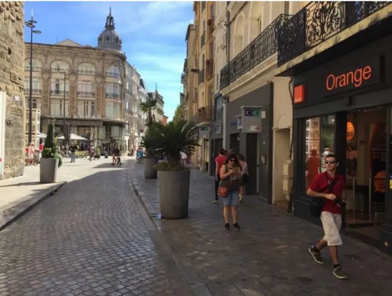 A louer Local commercial  113m² Narbonne