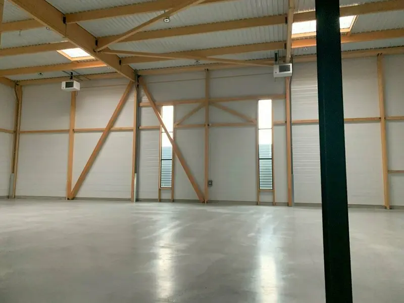 A louer Locaux d'activité 1045.1m² Saint-Bonnet-de-Mure