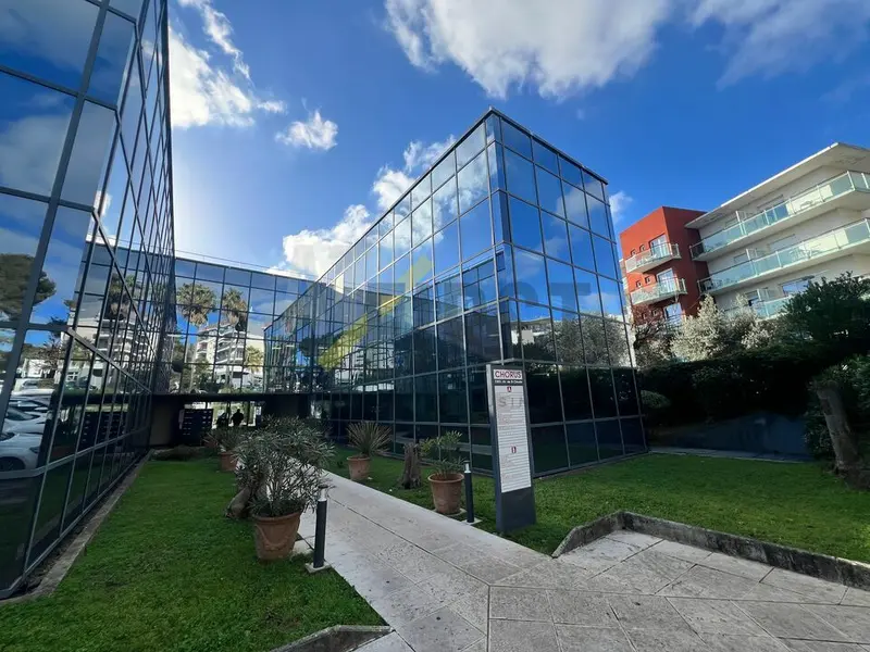 À LOUER 120m2 DE BUREAUX À ANTIBES 