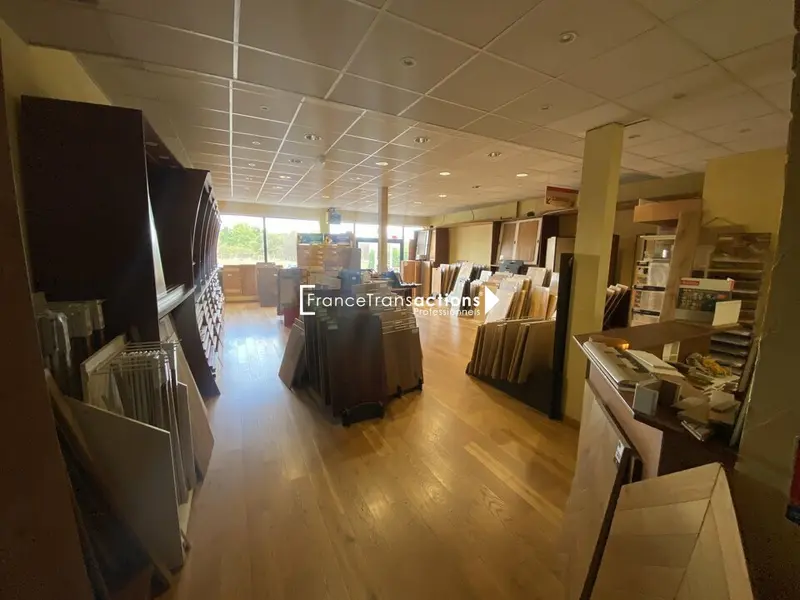 A LOUER LOCAL COMMERCIAL 433 m² SAINT ORENS