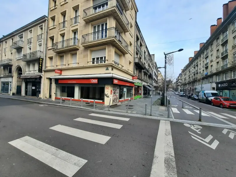 A louer Local commercial  65m² Rouen