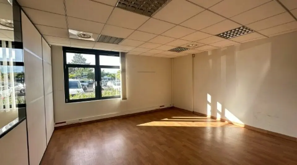 A louer Bureaux 368m² Chassieu