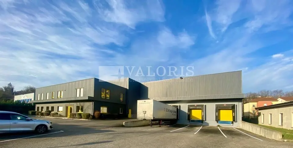 A vendre Entrepôt 2996m² Villefontaine