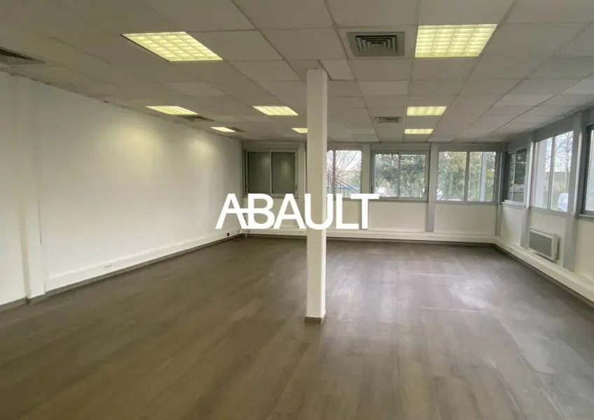 A louer Bureaux 107m² Carbon-Blanc