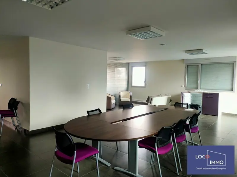 A louer Bureaux 340m² Toulenne