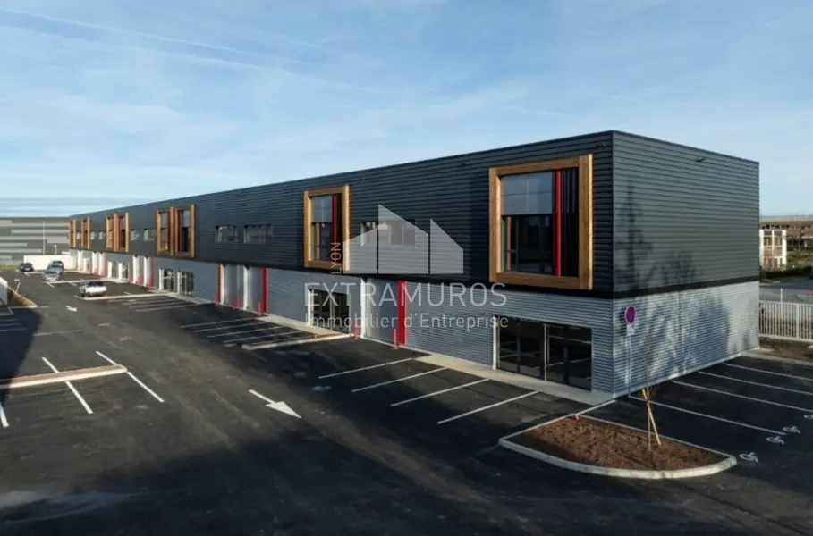 Local d'activités neuf de 265m² à St Quentin Fallavier