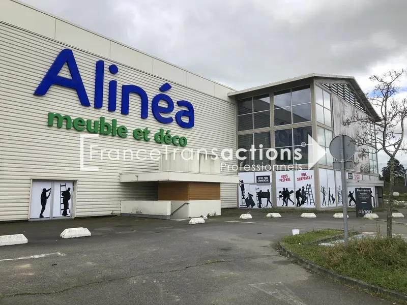 A LOUER LOCAL COMMERCIAL 3 894 m² DIVISIBLE SAINT ORENS 